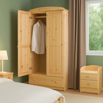 Fenyő szekrény a Matrackuckónál életkép