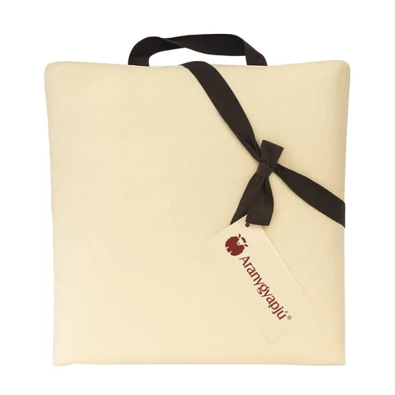 Limitált kiadású, dupla rétegű SPW merinó gyapjú takaró az ágyra terítve – extra meleg, 900g/m² prémium minőségben - termékkép