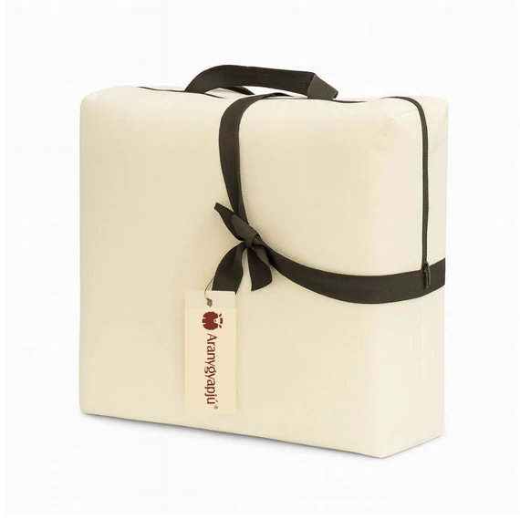 Limitált kiadású, dupla rétegű SPW merinó gyapjú takaró az ágyra terítve – extra meleg, 900g/m² prémium minőségben - termékkép